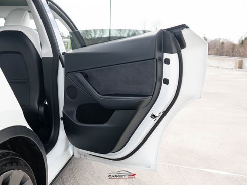 Used 2022 Tesla Model Y Performance image 39