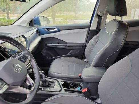 Used 2024 Volkswagen Taos SE image 13