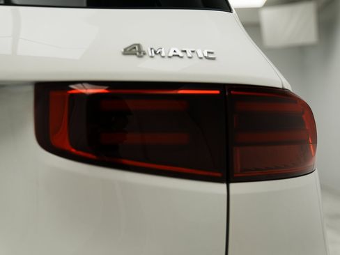 Used 2025 Mercedes-Benz GLB 250 4MATIC image 19