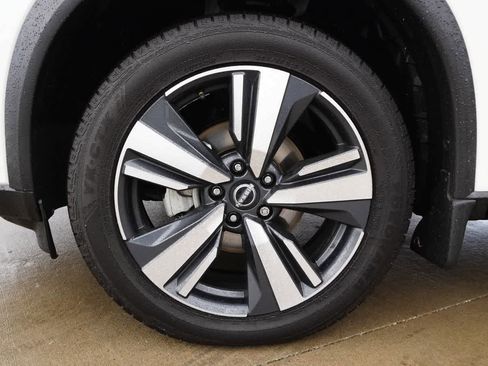 Used 2023 Nissan Rogue SL w/ SL Premium Package image 10