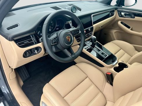 Used 2026 Porsche Macan AWD/4WD image 4