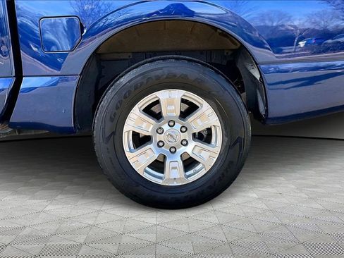 Used 2019 Nissan Titan SV image 31