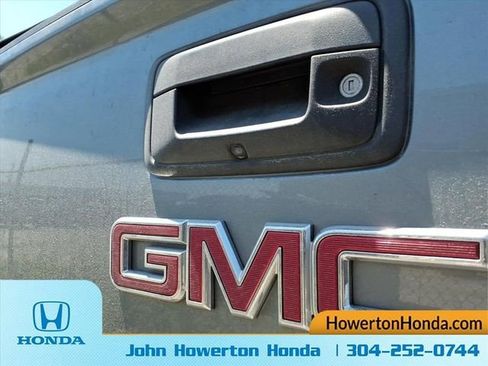 Used 2018 GMC Canyon SLT w/ Driver Alert Package AWD/4WD image 12