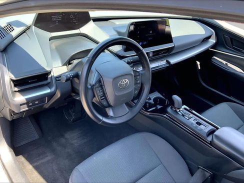 Used 2024 Toyota Prius LE FWD image 16