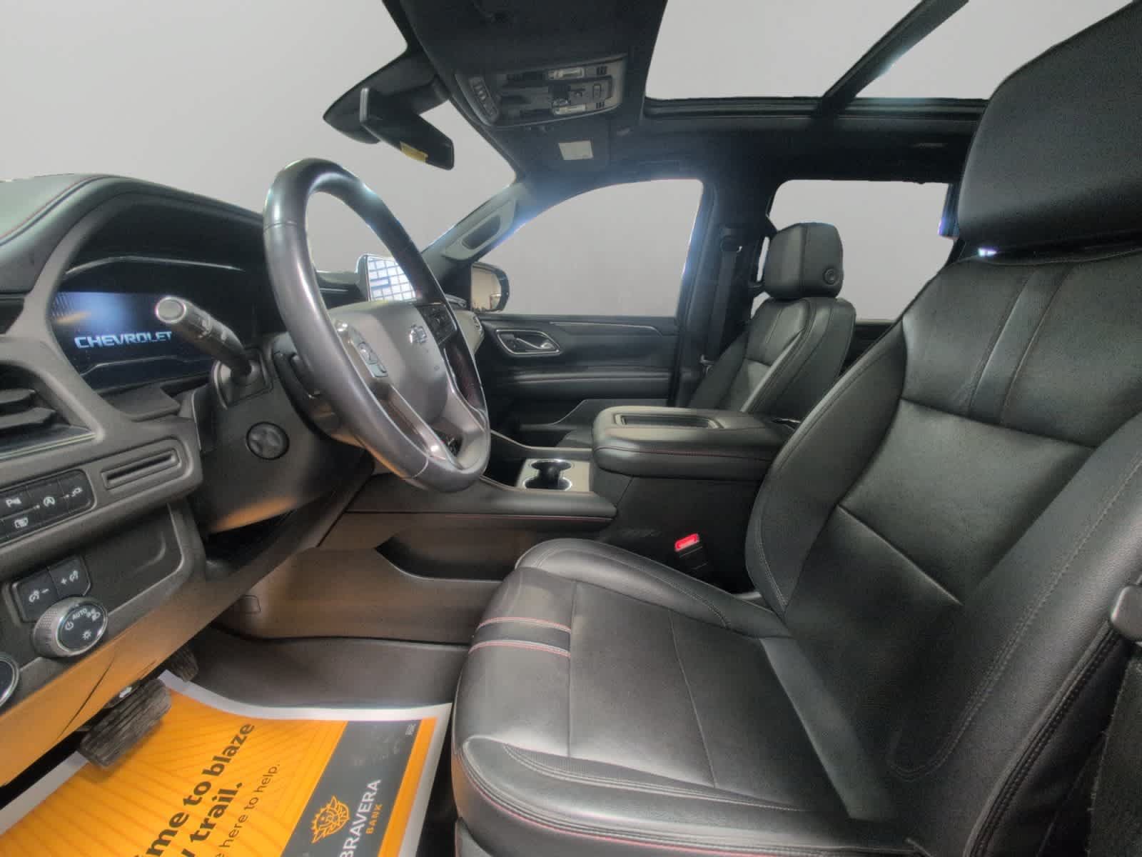 Used 2022 Chevrolet Suburban RST w/ Luxury Package AWD/4WD image 9