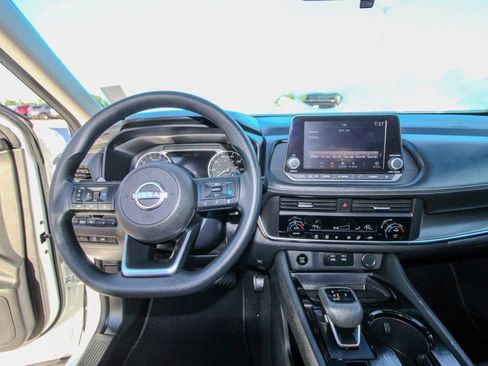 Used 2024 Nissan Rogue SV FWD image 28