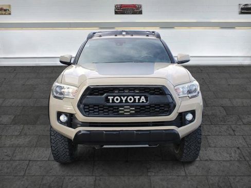 Used 2019 Toyota Tacoma TRD Off-Road w/ Technology Package RWD image 2