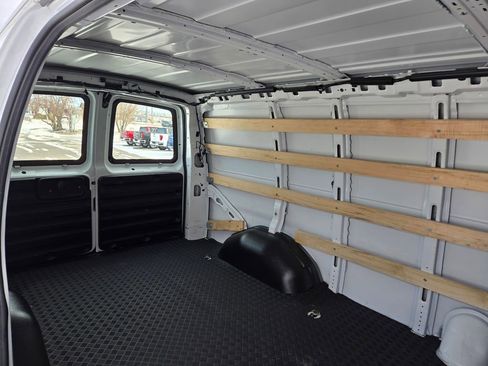 Used 2024 Chevrolet Express 2500 w/ Driver Convenience Package RWD image 21