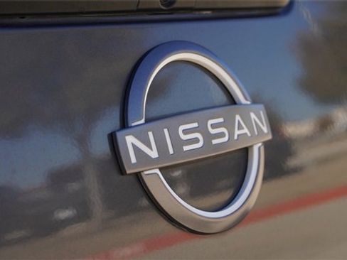 Used 2022 Nissan Frontier SV image 11