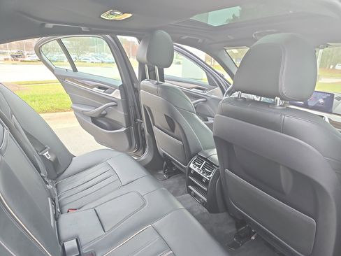 Used 2019 BMW 530i xDrive w/ Convenience Package image 11