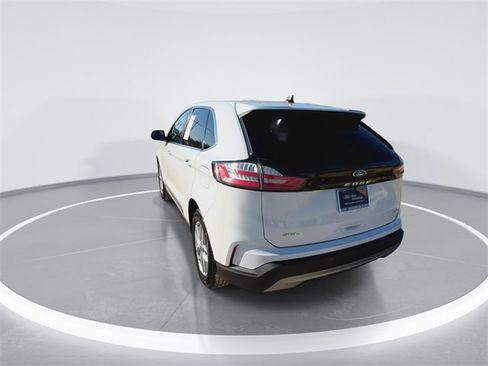 Certified 2023 Ford Edge SEL image 9