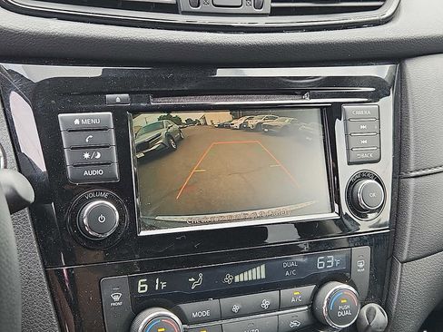 Used 2020 Nissan Rogue SV AWD/4WD image 17