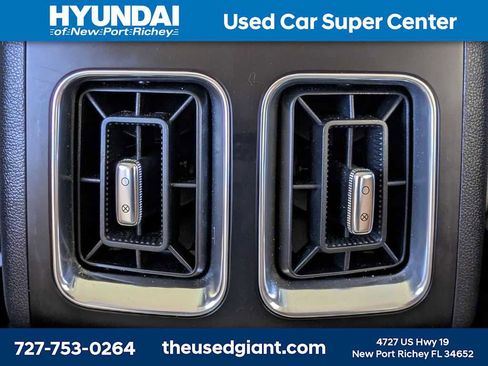 Used 2025 Kia Sorento S w/ Panoramic Sunroof Package FWD image 18