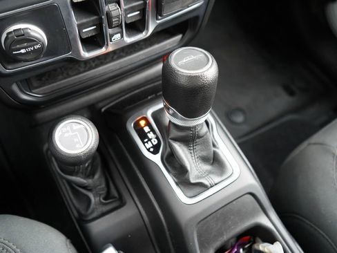 Used 2020 Jeep Gladiator Sport w/ Quick Order Package 24S image 12