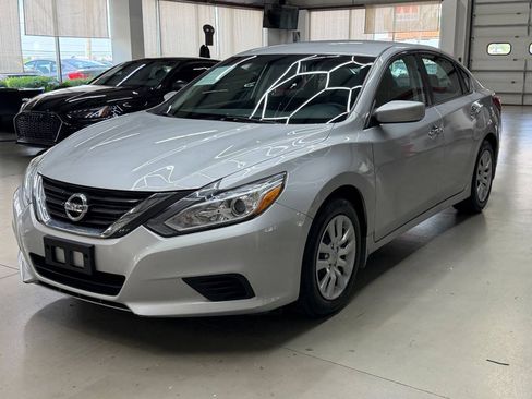 Used 2016 Nissan Altima 2.5 S w/ Power Driver Seat Package FWD image 6