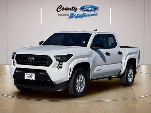 Used 2024 Toyota Tacoma SR5 w/ SR5 Upgrade Package image 2