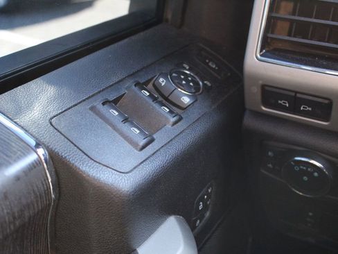 Used 2020 Ford F250 Lariat w/ Chrome Package image 25