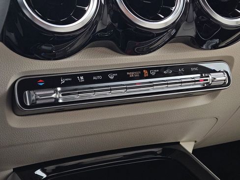 New 2026 Mercedes-Benz GLB 250 4MATIC image 24