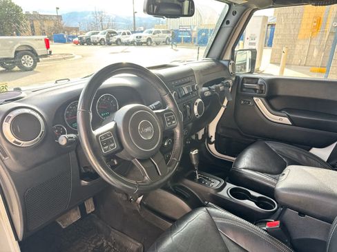 Used 2016 Jeep Wrangler Unlimited Sahara w/ Connectivity Group image 12