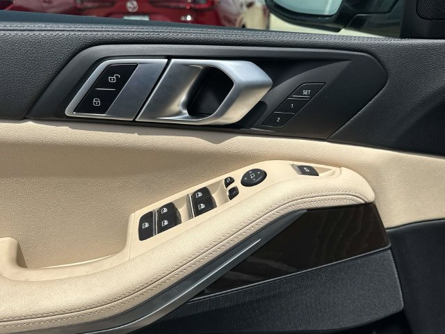 Used 2022 BMW X5 sDrive40i w/ Premium Package RWD image 26