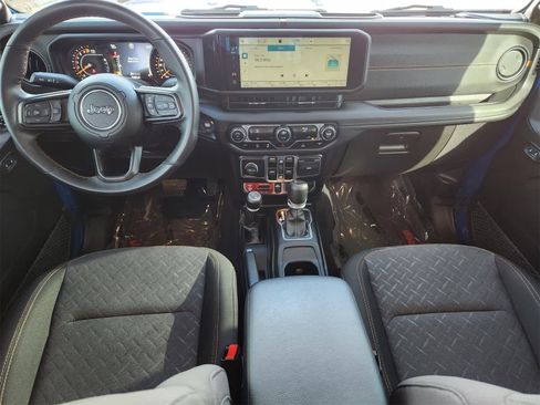 Used 2024 Jeep Gladiator Mojave image 28