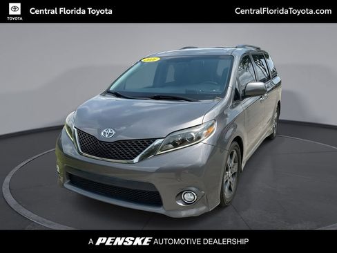 Used 2016 Toyota Sienna SE FWD image 1