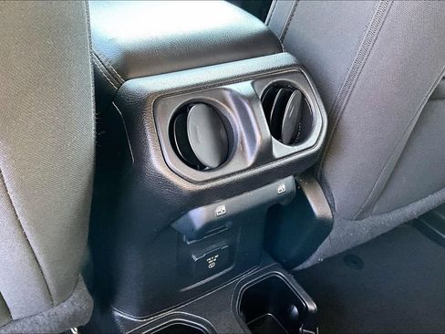 Used 2021 Jeep Wrangler Unlimited Sahara AWD/4WD image 30