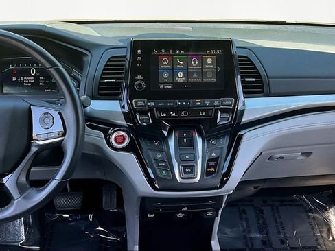 Used 2024 Honda Odyssey Touring image 11
