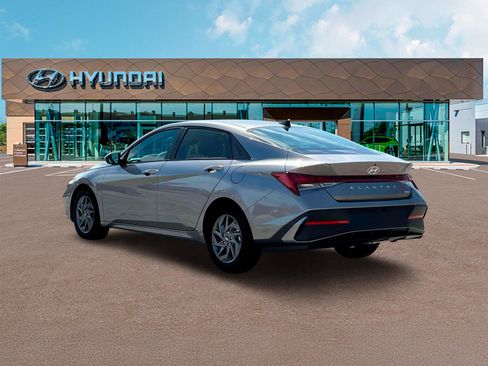 New 2025 Hyundai Elantra Blue image 5