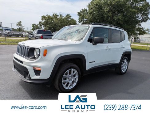 Used 2022 Jeep Renegade Latitude AWD/4WD image 7