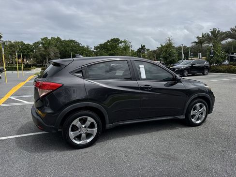 Used 2017 Honda HR-V LX image 5