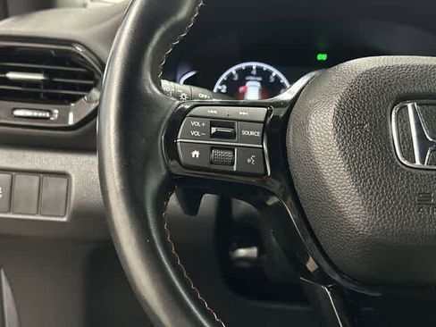 Used 2025 Honda Pilot Sport image 17