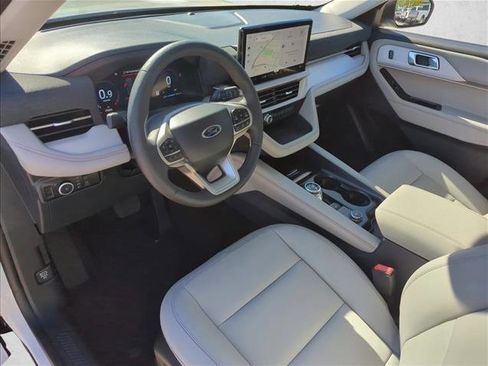 New 2025 Ford Explorer Active w/ Active Comfort Package image 3