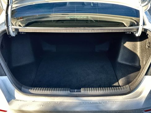 Used 2024 Honda Accord Sport image 17