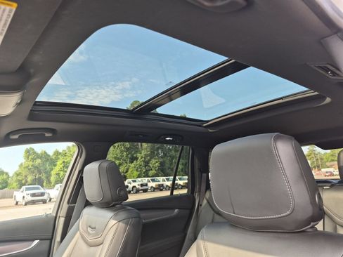 Certified 2024 Cadillac XT6 Luxury w/ LPO, Floor Liner Package AWD/4WD image 18
