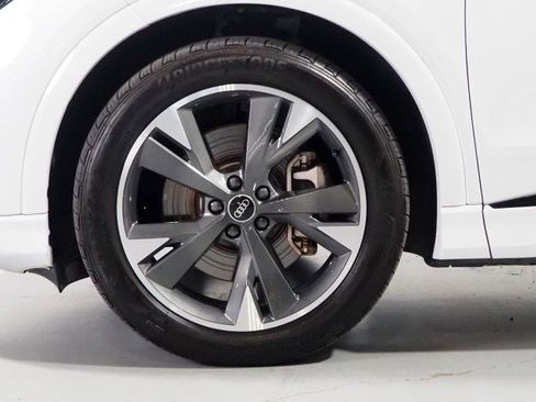 Used 2024 Audi Q4 e-tron Premium w/ Convenience Package AWD/4WD image 41