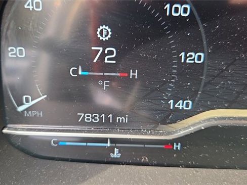 Used 2024 GMC Yukon XL Denali image 12