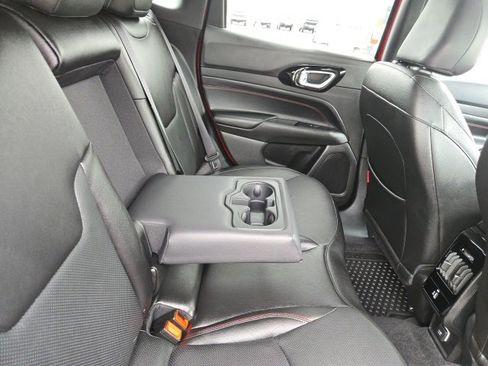 Used 2024 Jeep Compass Trailhawk w/ Trailhawk Elite Group image 14