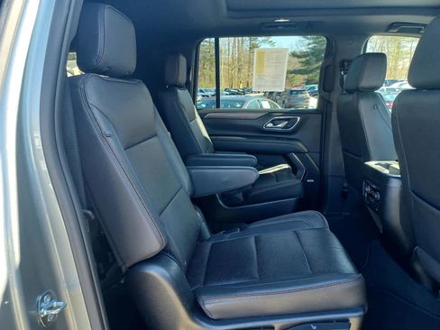 Used 2023 Chevrolet Suburban High Country w/ Premium Package 2 image 26