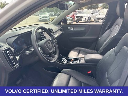 Used 2025 Volvo XC40 B5 Plus AWD/4WD image 18