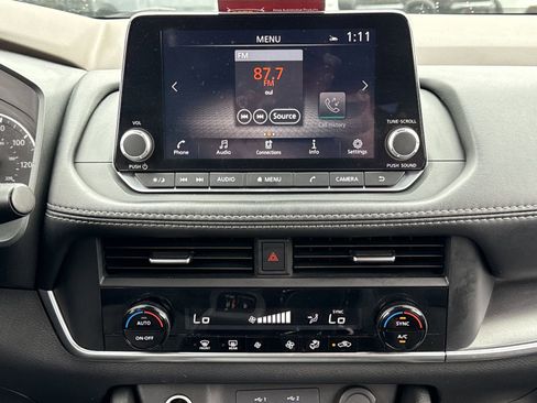 Certified 2023 Nissan Rogue SV FWD image 4