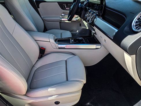 New 2026 Mercedes-Benz GLB 250 4MATIC image 36