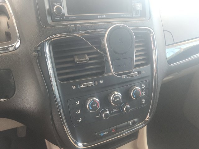 Used 2017 Dodge Grand Caravan SXT FWD image 28