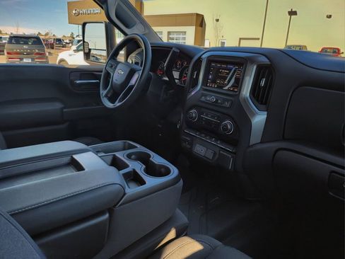 Used 2024 Chevrolet Silverado 2500 Custom w/ Custom Convenience Package image 24
