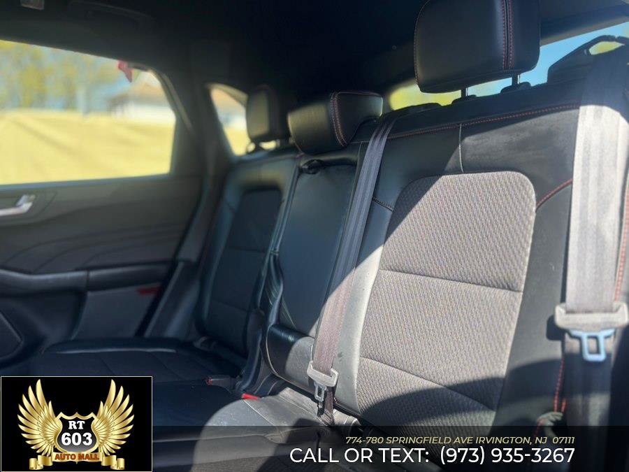 Used 2025 Ford Escape ST-Line Select AWD/4WD image 8