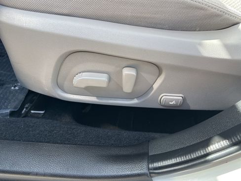 Used 2014 Subaru Forester 2.5i Premium w/ All-Weather Package image 14