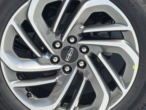 New 2027 Lincoln Navigator L Premier AWD/4WD image 5