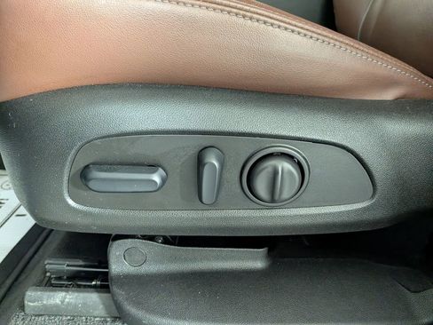 Used 2019 Buick Enclave Avenir w/ Avenir Technology Package image 19