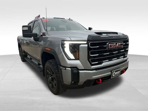 Used 2025 GMC Sierra 2500 AT4 image 3