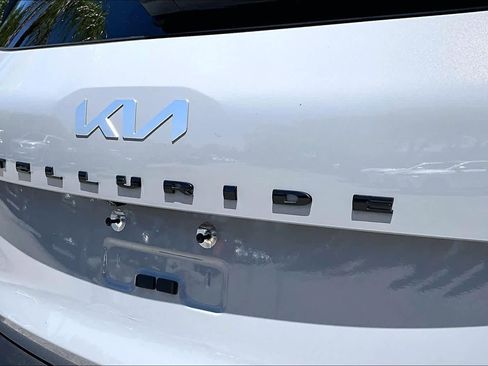 Used 2022 Kia Telluride EX w/ EX Premium Package image 10